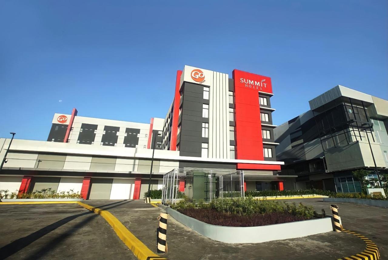 Go Hotels Plus Naga Екстер'єр фото