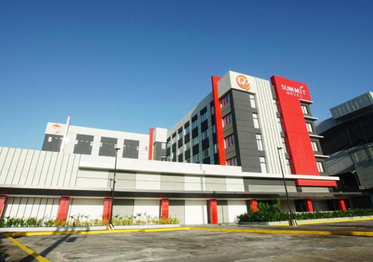 Go Hotels Plus Naga Екстер'єр фото